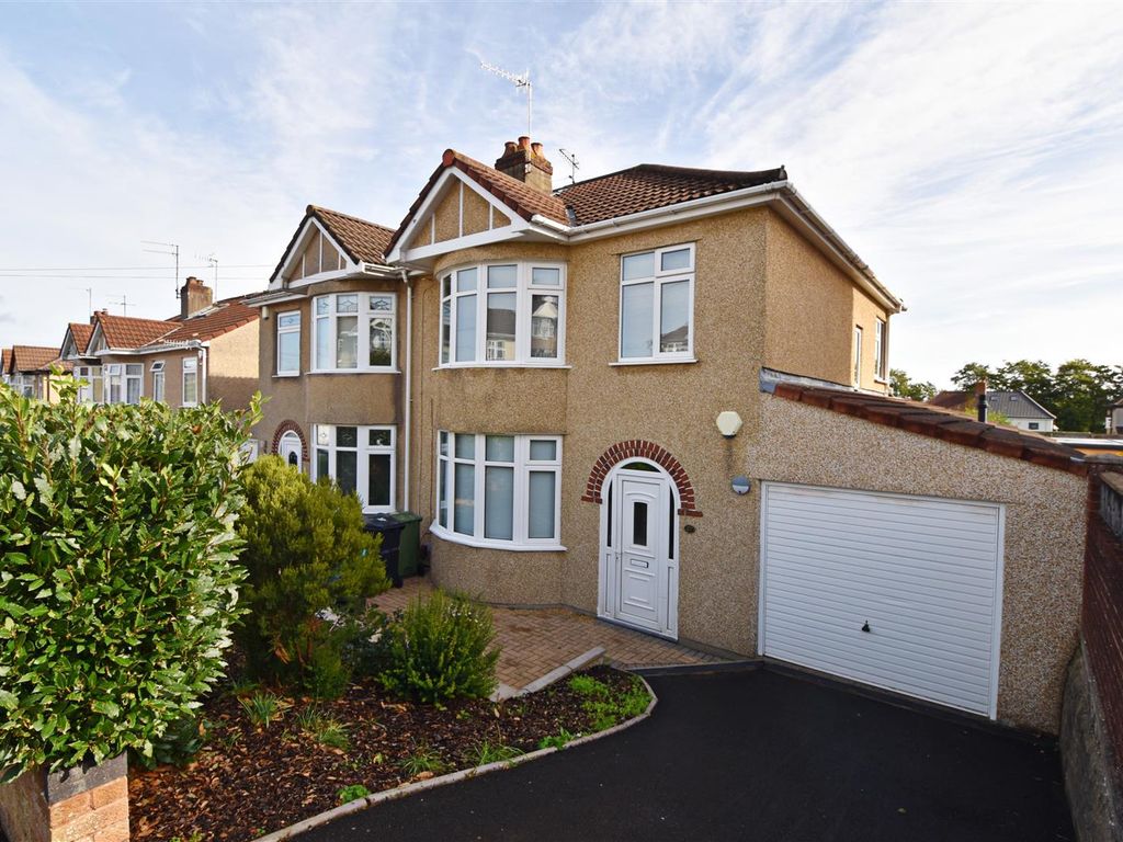 3 bed semidetached house for sale in Hazelbury Road, Whitchurch