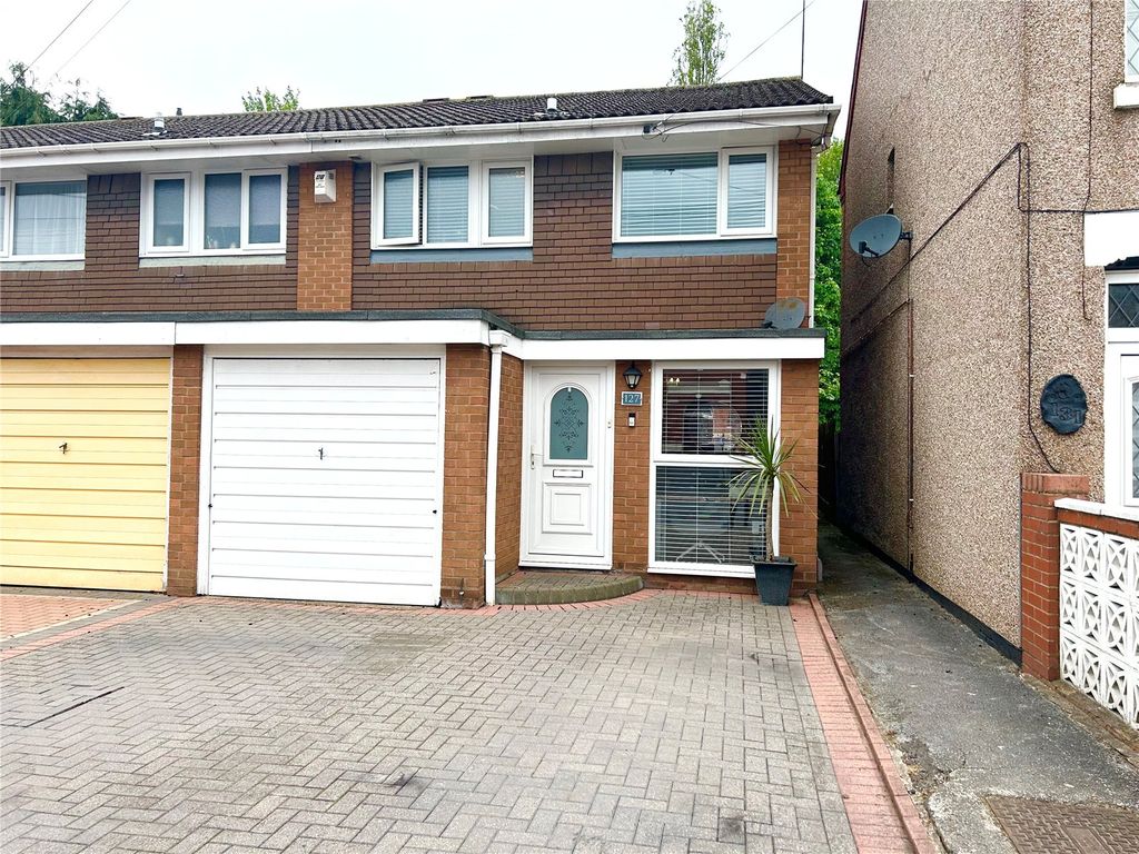 3 bed end terrace house for sale in Aldermans Green Road, Coventry