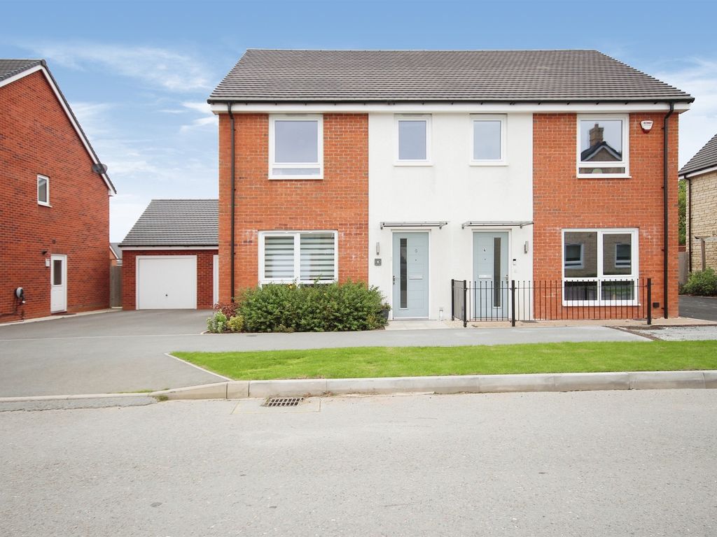 3 bed semidetached house for sale in The Avenue, Lighthorne Heath