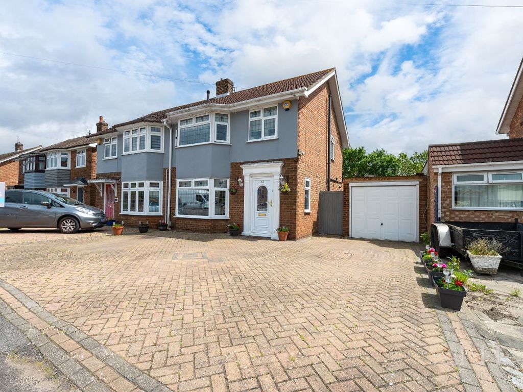 3 bed semidetached house for sale in Hayes Drive, Rainham RM13 Zoopla