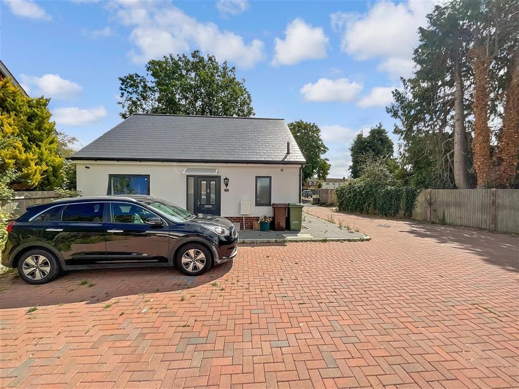2 bed detached bungalow for sale in Old Kent Road, Paddock Wood