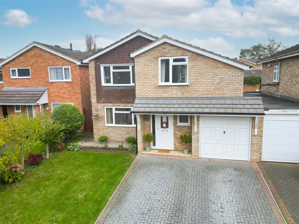 4 bed detached house for sale in High Beeches, Frimley, Camberley