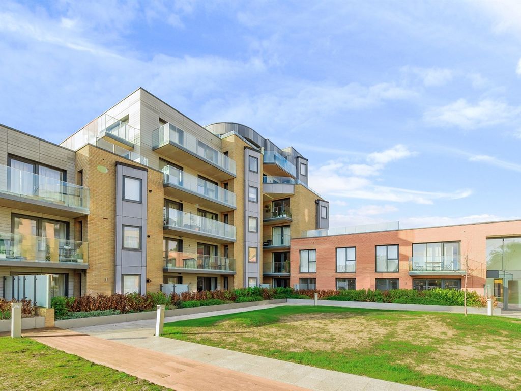 3 bed flat to rent in Riverside View, Reading RG1, £2,100 pcm Zoopla