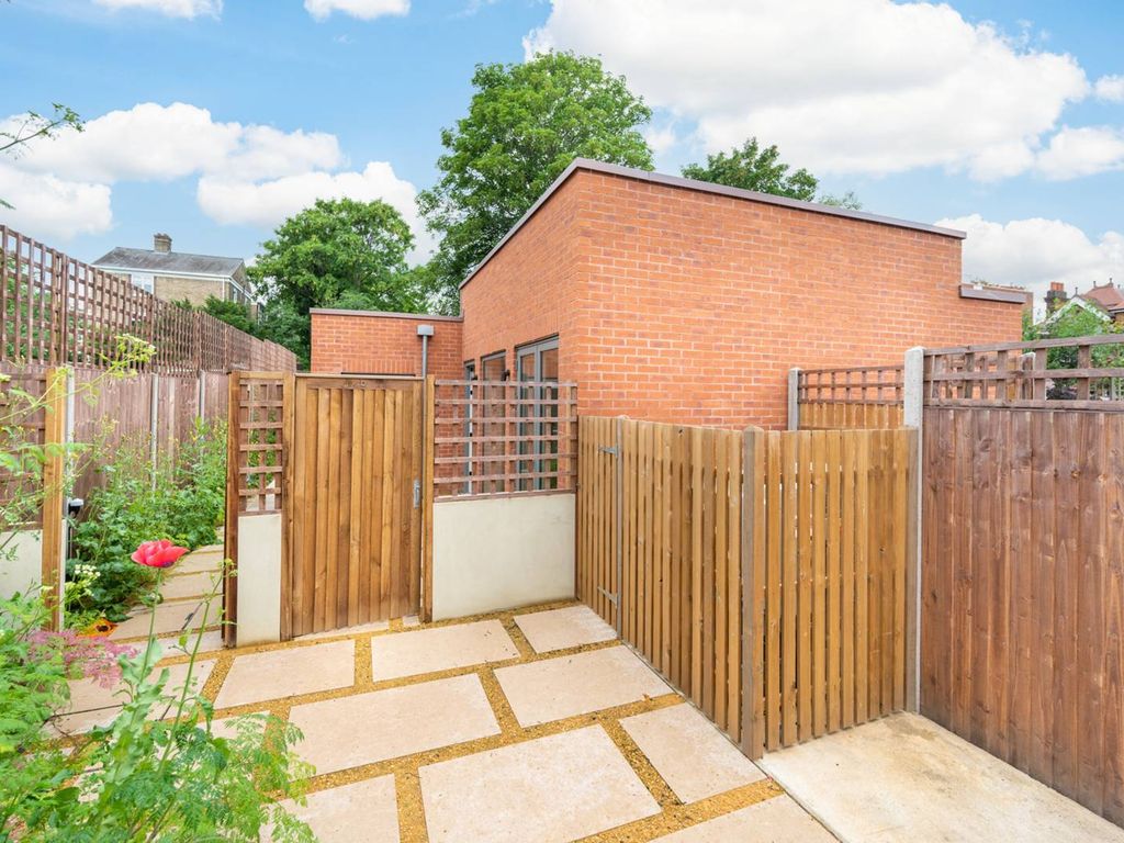 1 bed bungalow to rent in East Acton Lane, Acton, London W3 Zoopla