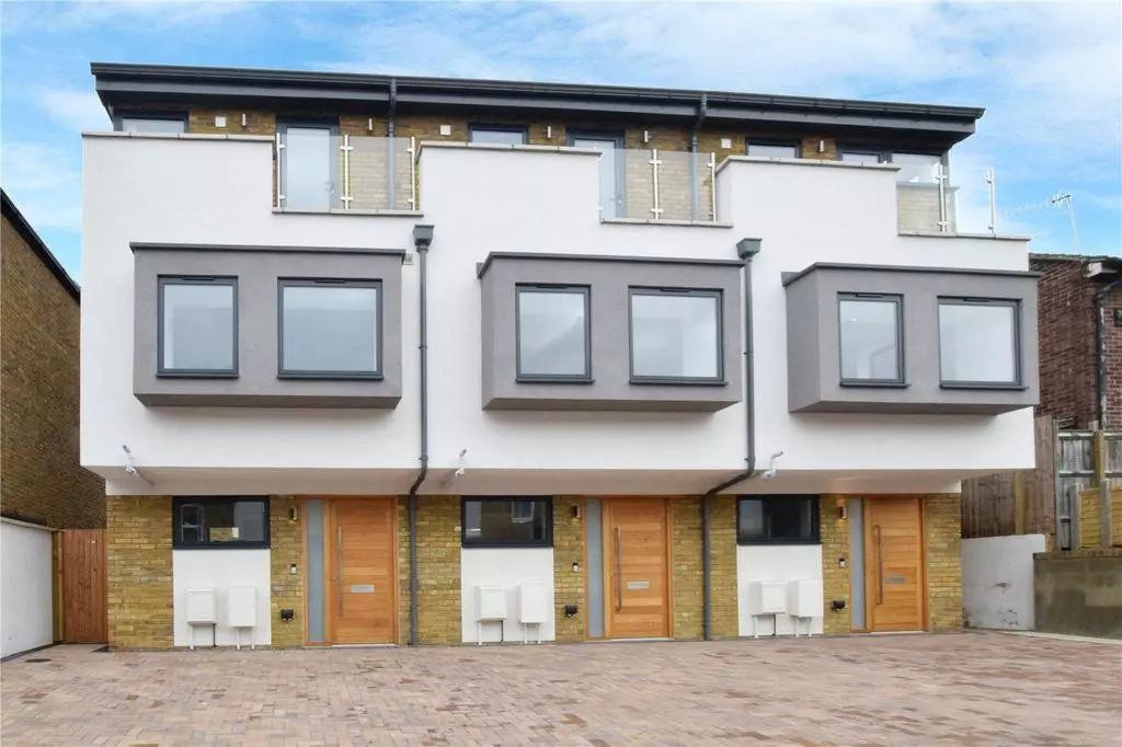 3 bed terraced house for sale in Vale Road, Bushey WD23 Zoopla