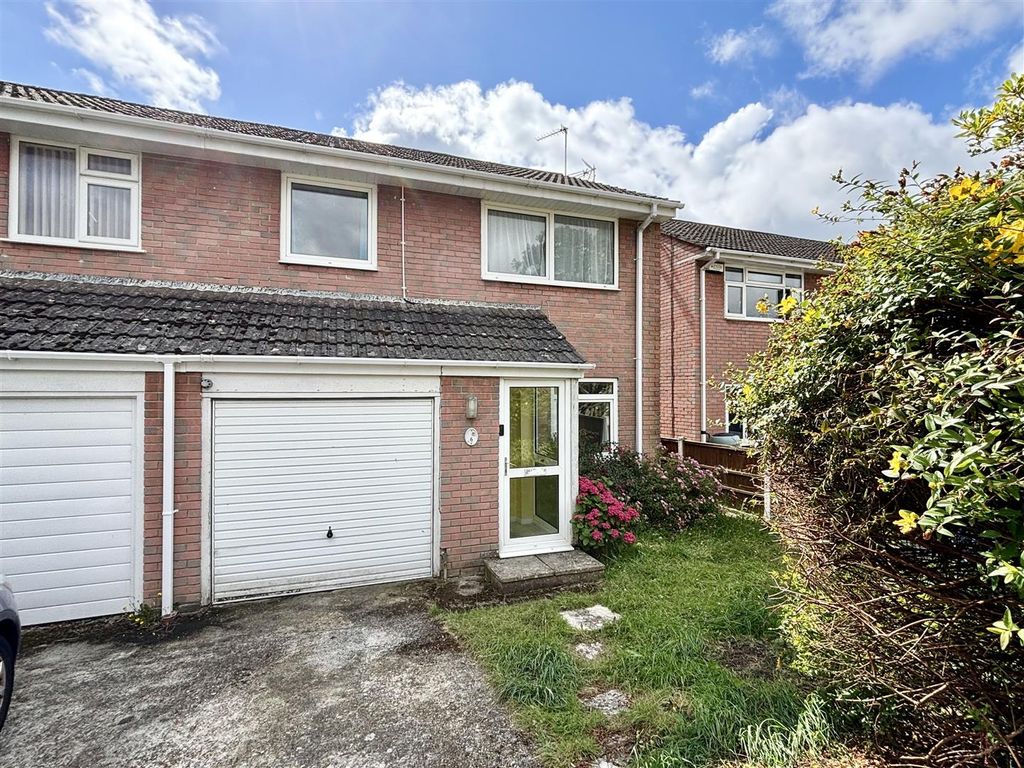 3 bed semidetached house for sale in Aldis Gardens, Hamworthy, Poole