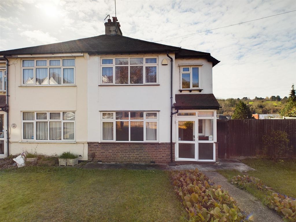 3 bed semidetached house to rent in St. Andrews Road, Coulsdon CR5