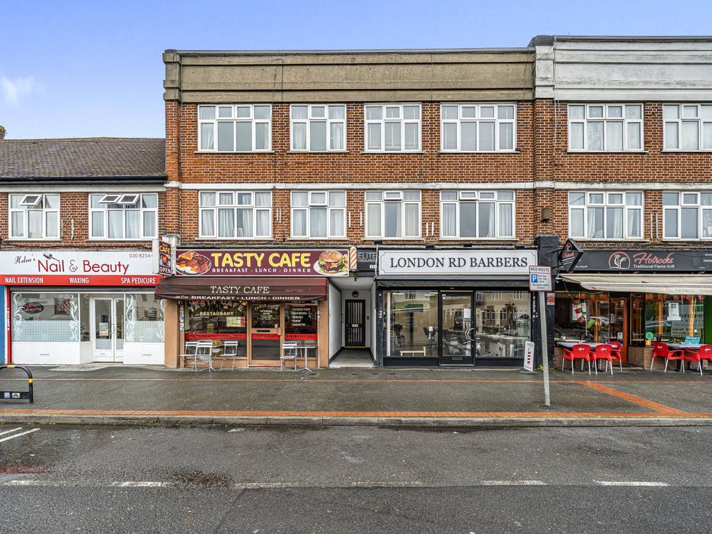 2 bed flat for sale in London Road, Cheam, Sutton SM3, £140,000 Zoopla