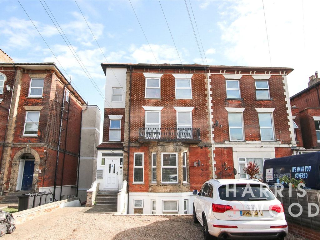 3 bed flat to rent in Cliff Road, Dovercourt, Harwich, Essex CO12, £