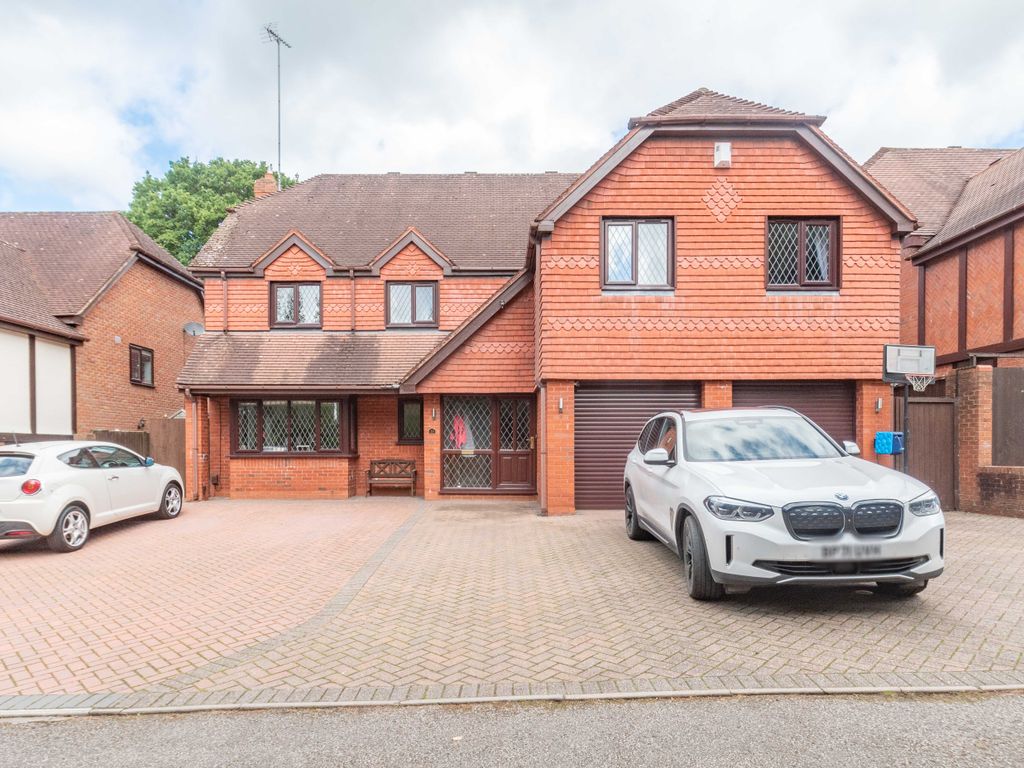 5 bed detached house for sale in Icknield Street, Church Hill North