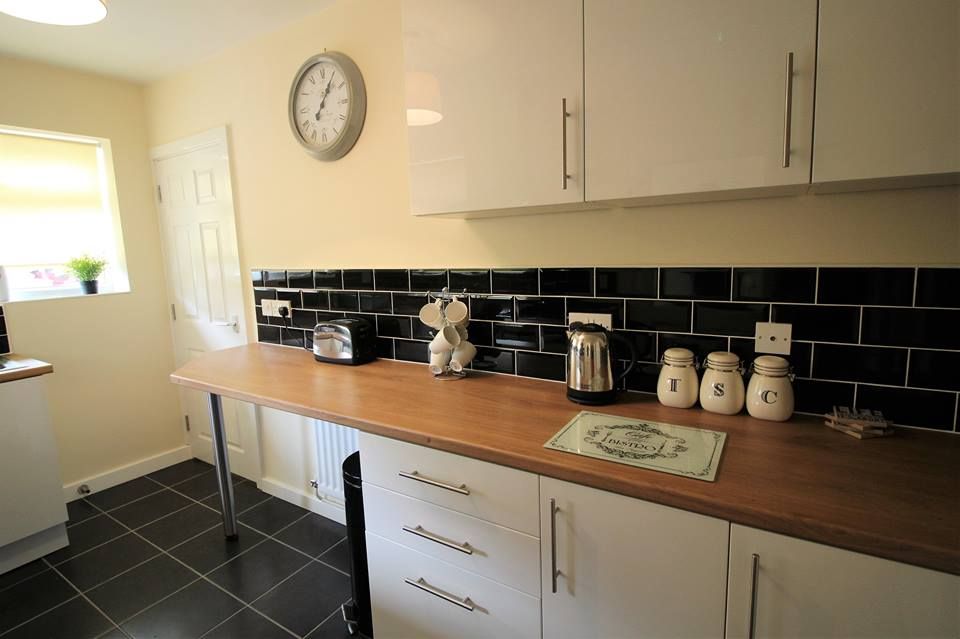 5 bed shared to rent in Convent Avenue, South Kirkby WF9