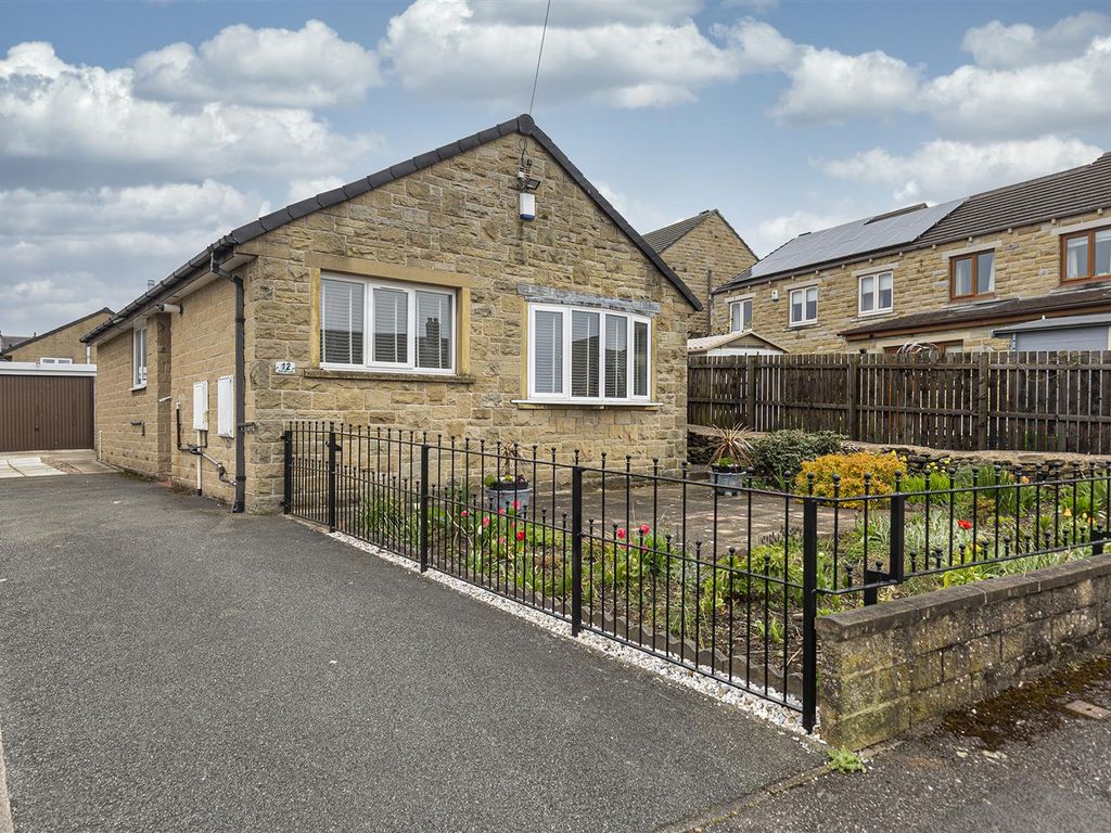 2 bed detached bungalow for sale in Stony Lane, Honley, Holmfirth HD9 Zoopla