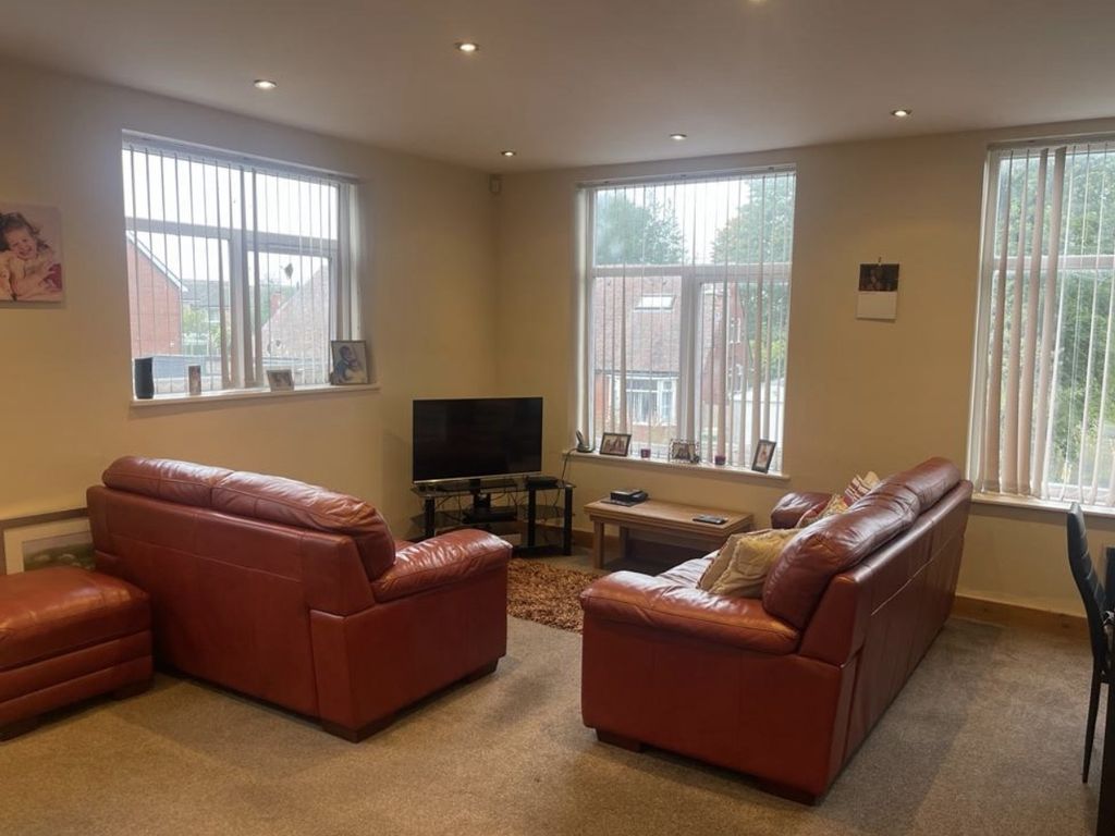 1 bed flat to rent in Westwood Road, Bolton BL1, £575 pcm Zoopla