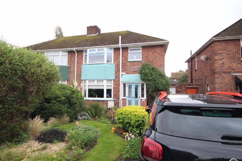 3 bed semidetached house for sale in Laceby Road, Grimsby DN34, £
