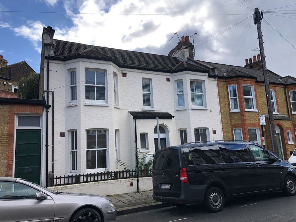 3 bed block of flats for sale in 69 Broughton Street, Battersea, London