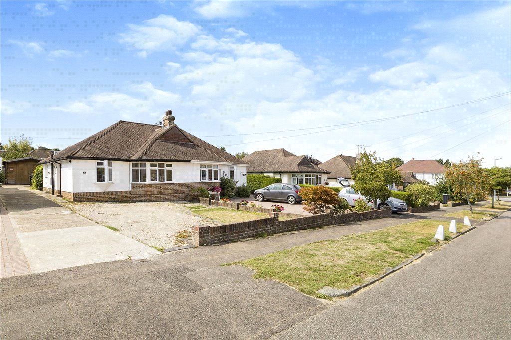 2 bed bungalow for sale in Linden Avenue, East Grinstead, West Sussex