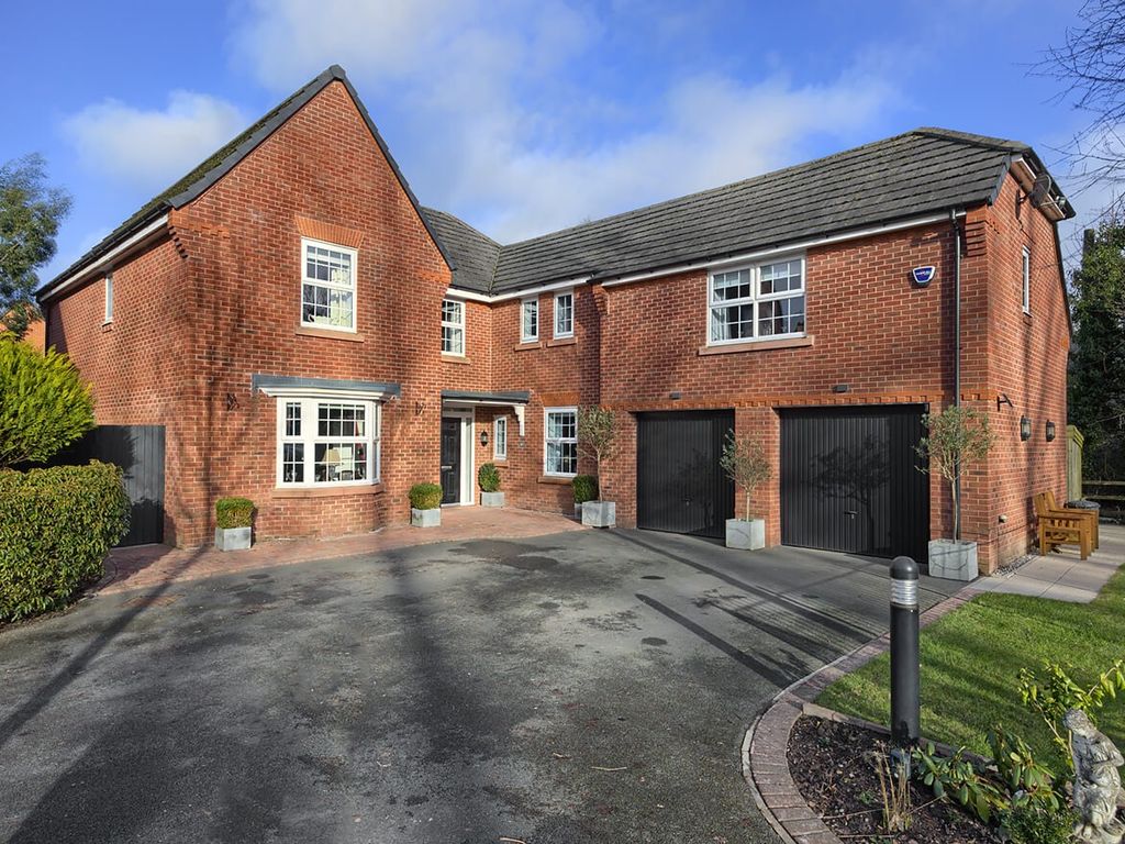 5 bed detached house for sale in Mosses Farm Road, Longridge