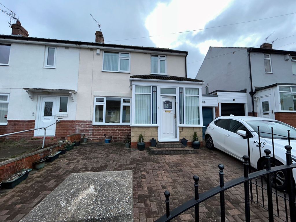 3 bed semidetached house for sale in Redesdale Gardens, Dunston
