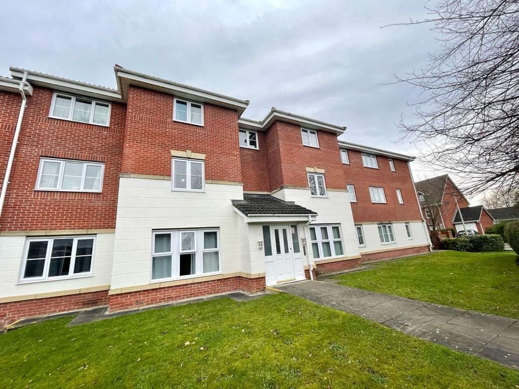 3 bed flat for sale in School Lane, Elworth, Sandbach CW11, £100,500