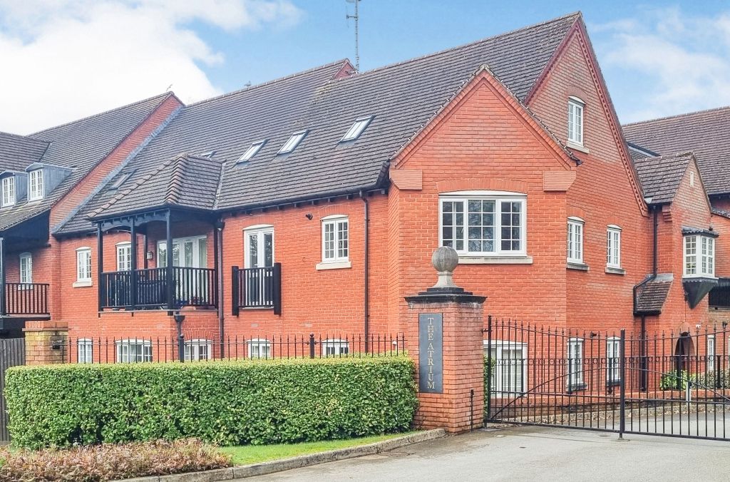 3 bed flat to rent in The Atrium, Whincroft Close, Ferndown, Dorset