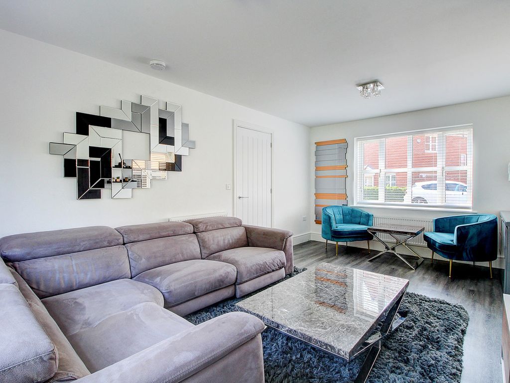 4 bed detached house for sale in Ivernia Avenue, Brooklands MK10, £