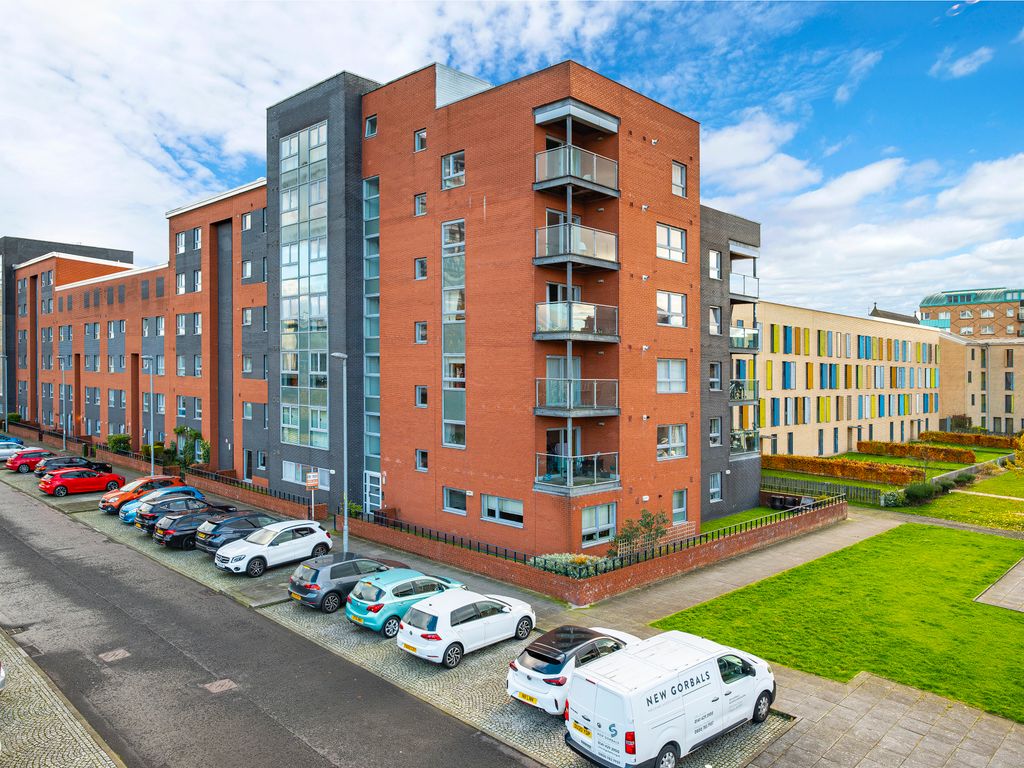 2 bed flat for sale in Mathieson Terrace, Oatlands, Glasgow G5, £
