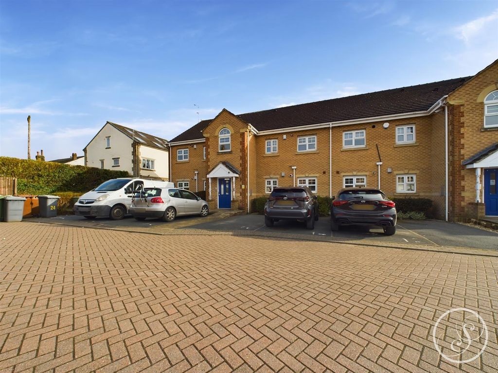 2 bed flat for sale in Fulneck Court, Pudsey LS28, £135,000 Zoopla