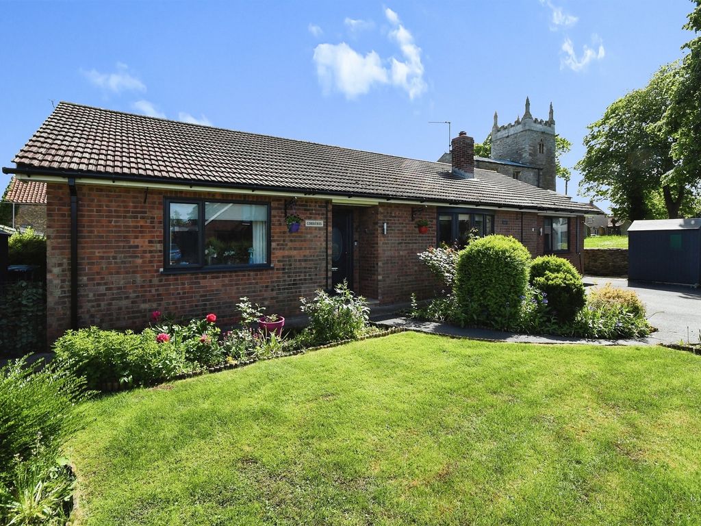 3 bed detached bungalow for sale in Private Lane, NormanbyBySpital