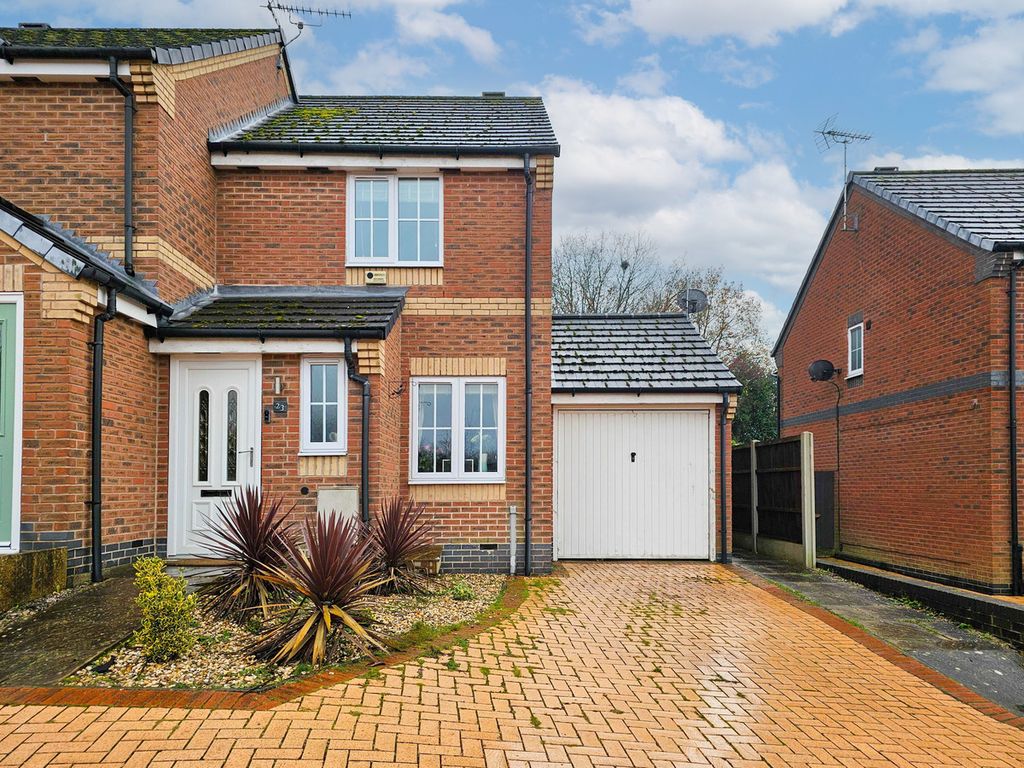 2 bed town house for sale in Hedingham Close, Ilkeston DE7, £200,000 Zoopla