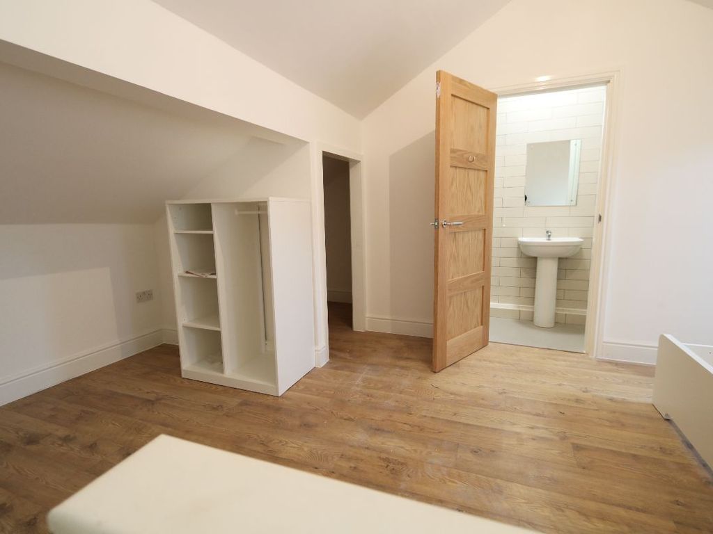 Room to rent in Flats, Longsight, Stockport Road, Manchester M13 Zoopla