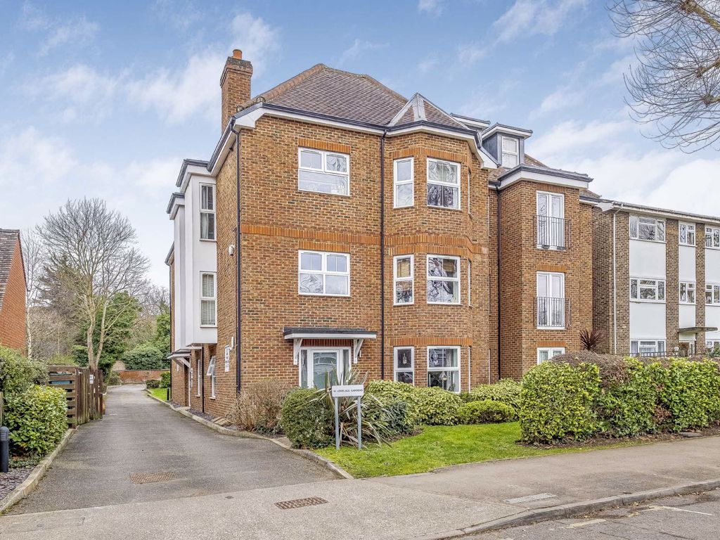 2 bed flat for sale in Lovelace Gardens, Surbiton KT6 Zoopla