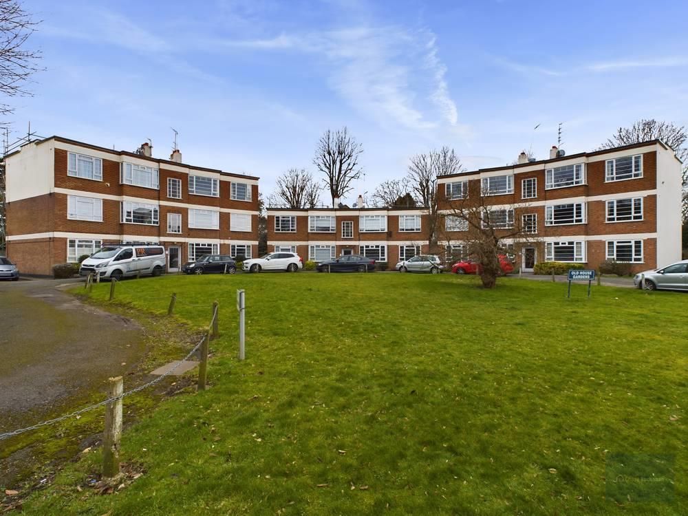 2 bed flat to rent in Old House Gardens, Park Road, Twickenham TW1, £