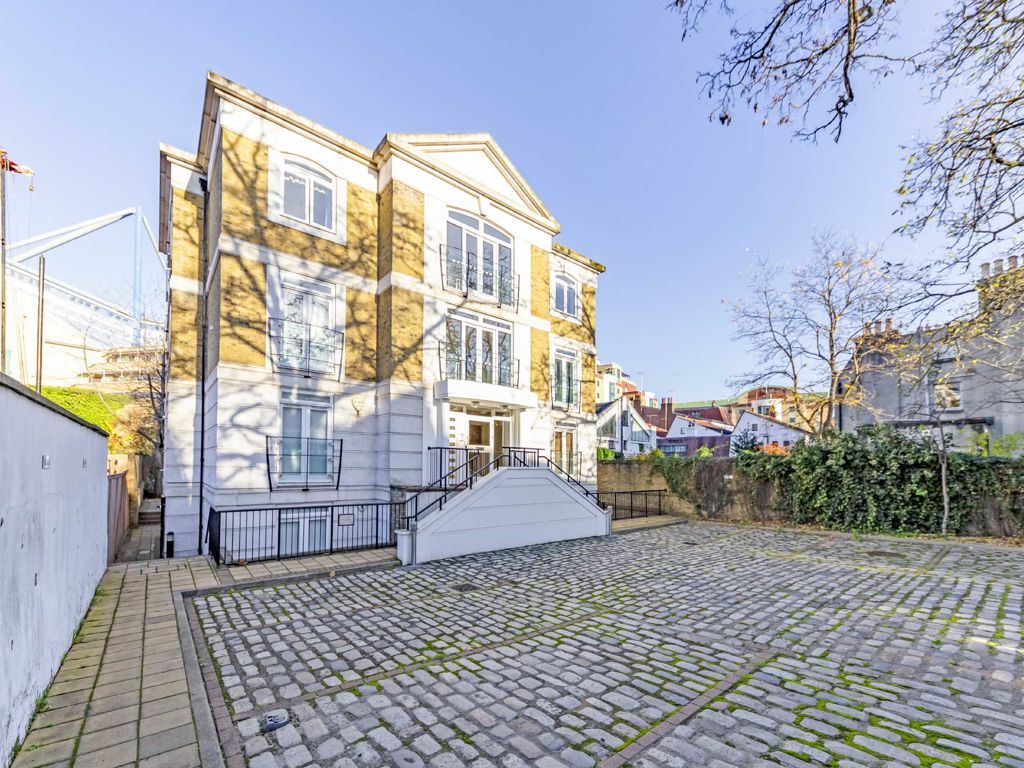 2 bed flat to rent in Fulham Road, London SW6 Zoopla