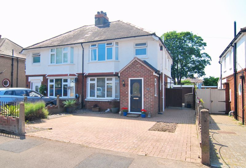 3 bed semidetached house for sale in Kendal Road, Longlevens