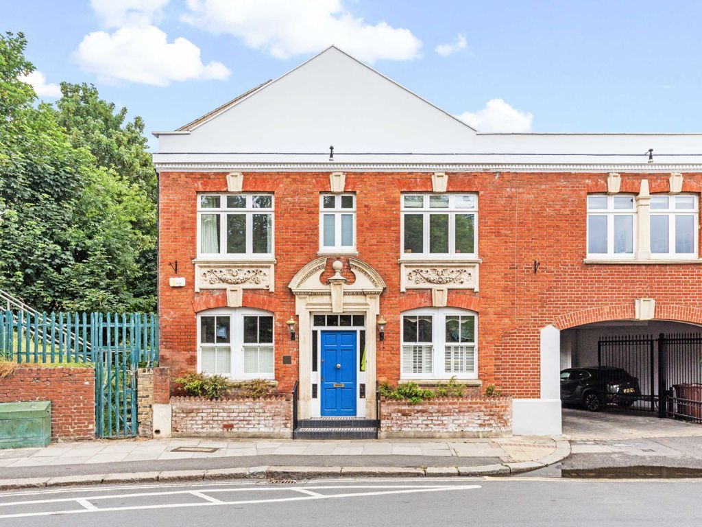 4 bed property for sale in Thames Road, London W4 Zoopla