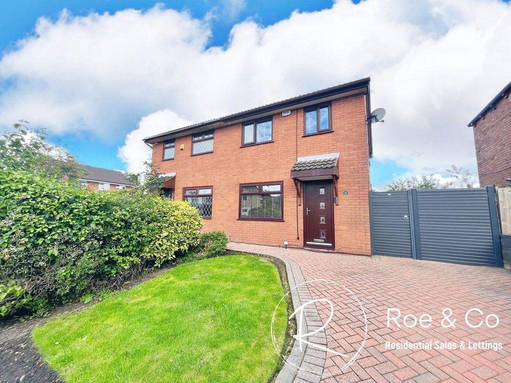3 bed semidetached house for sale in Garstang Avenue, Bolton BL2, £