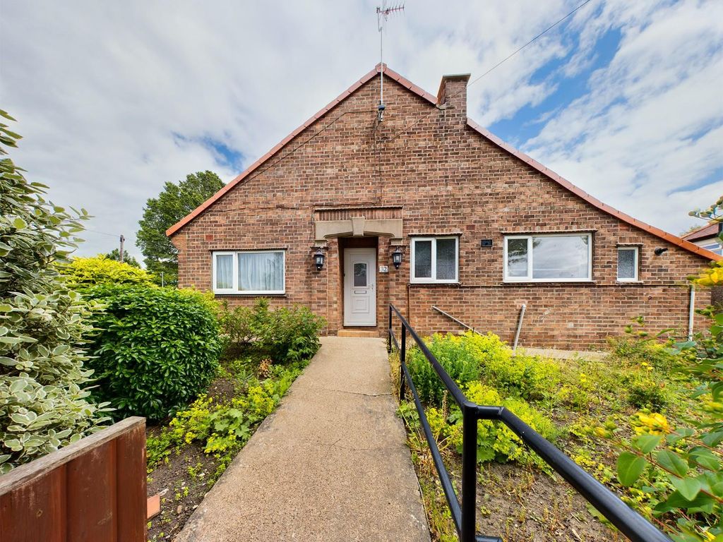 2 bed semidetached bungalow for sale in Watsons Avenue, Bridlington