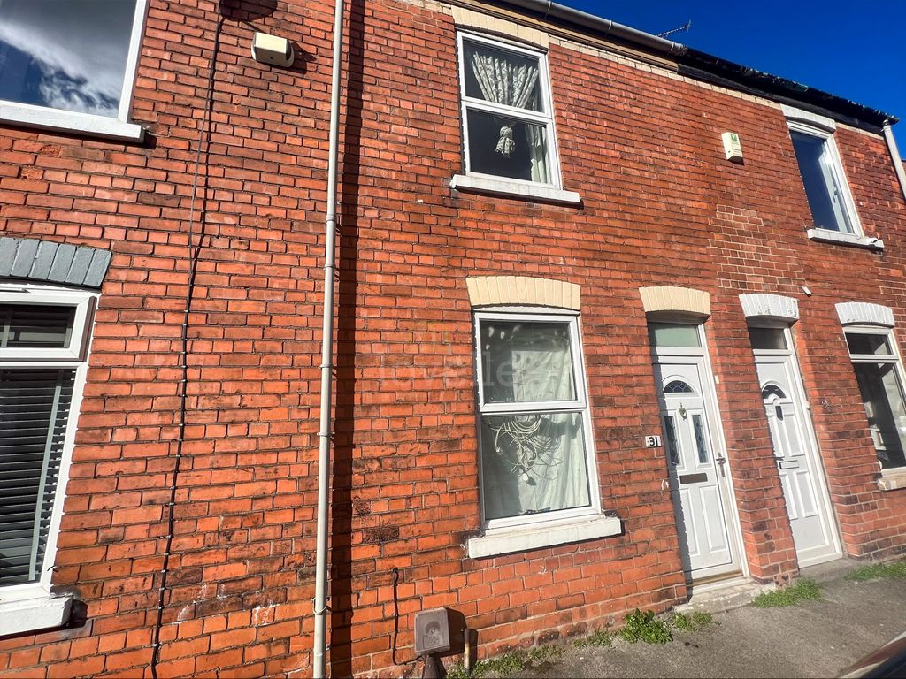 2 bed terraced house to rent in Tower Street, Gainsborough DN21 Zoopla