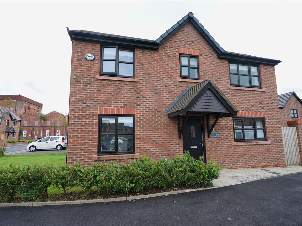 4 bed detached house to rent in Lancashire Way, Horwich, Bolton BL6