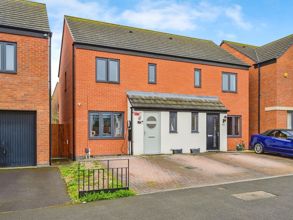 3 bed semidetached house for sale in Akron Drive, Wolverhampton, West