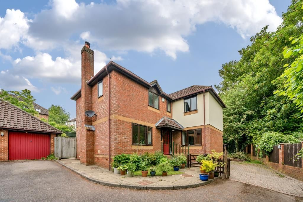 4 bed detached house for sale in High Buckinghamshire HP13, £