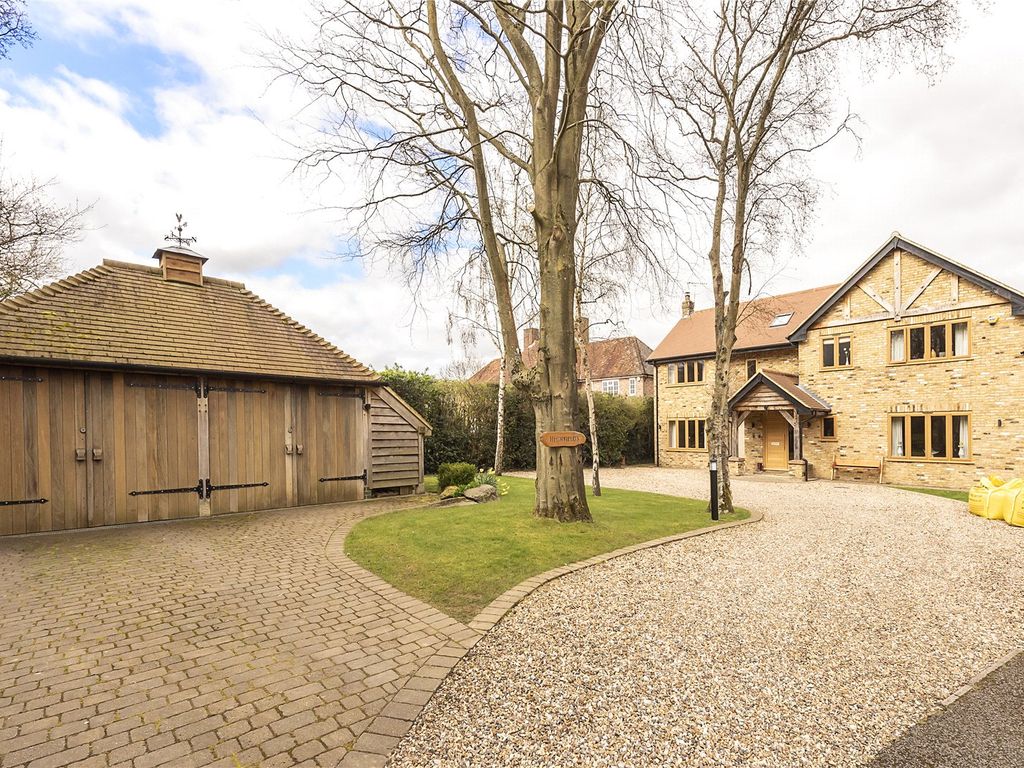 6 bed detached house for sale in Pickford Road, Markyate, St. Albans