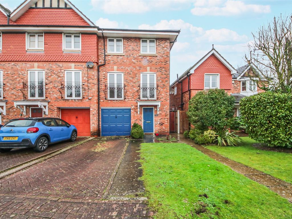 4 bed town house for sale in Covertside Road, Scarisbrick, Southport