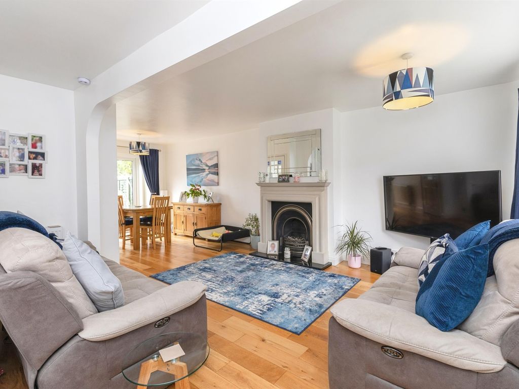 3 bed semidetached house for sale in Wainbridge Crescent, Pilning