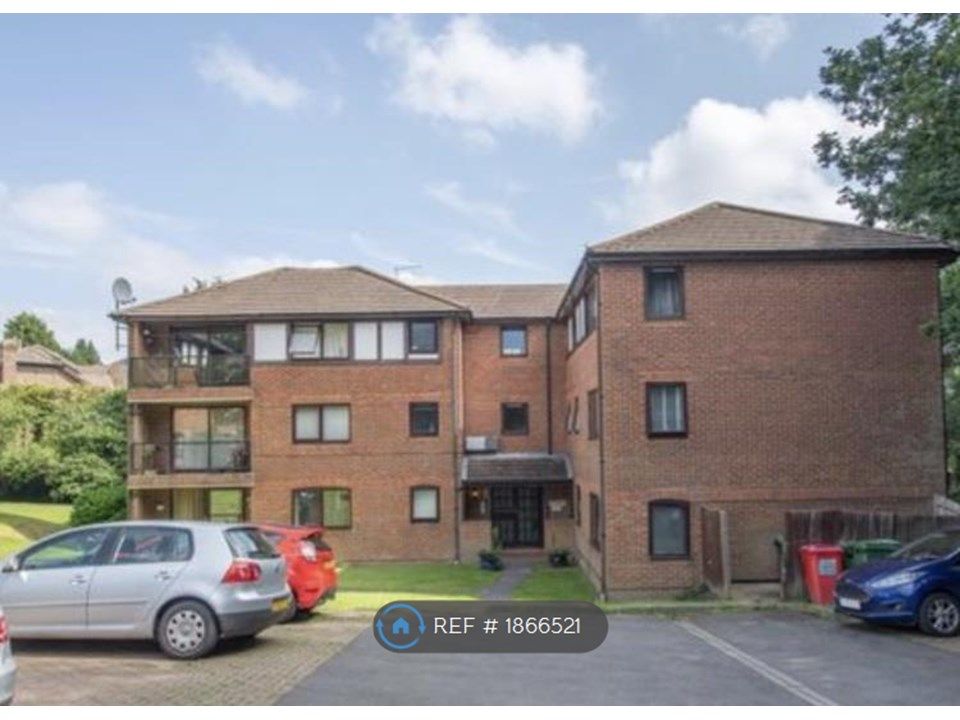 2 bed flat to rent in Buller Close, Crowborough TN6, £1,150 pcm Zoopla