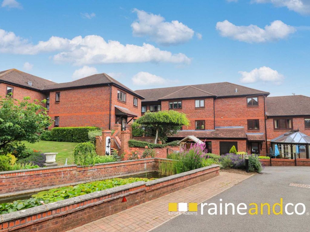 2 bed flat to rent in The Ridgeway, Hitchin SG4, £1,050 pcm Zoopla