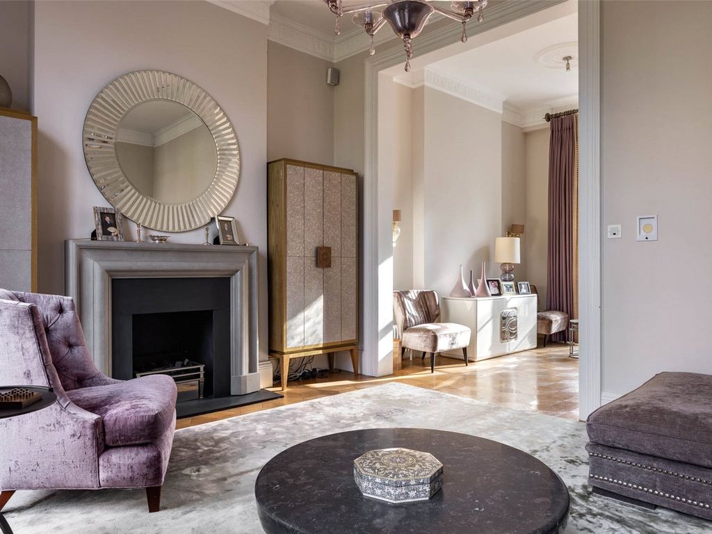 4 bed terraced house for sale in Carlyle Square, Chelsea, London SW3