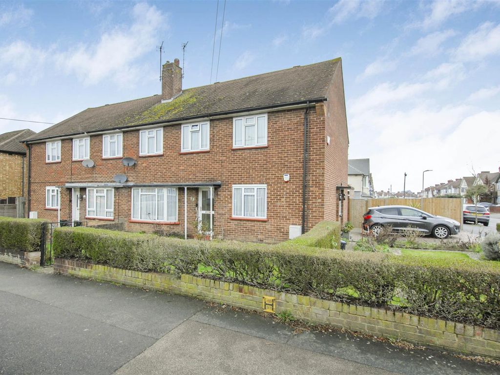 2 bed for sale in Sutton Court Road, Hillingdon, Uxbridge