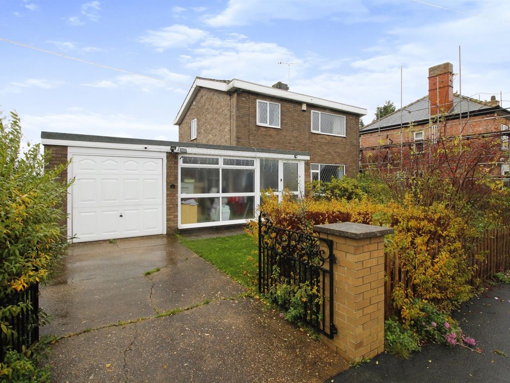 3 bed detached house for sale in School Road, Winteringham, Scunthorpe