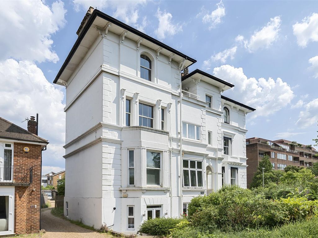 2 bed flat for sale in Portsmouth Road, Kingston Upon Thames KT1, £369,950 Zoopla